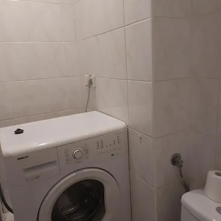 Centrum Roland Centrum Warszawy 1 W 2-pokojowym Mieszkaniu Graniczna 4 Ze Wspolna Wanna I Lazienka *